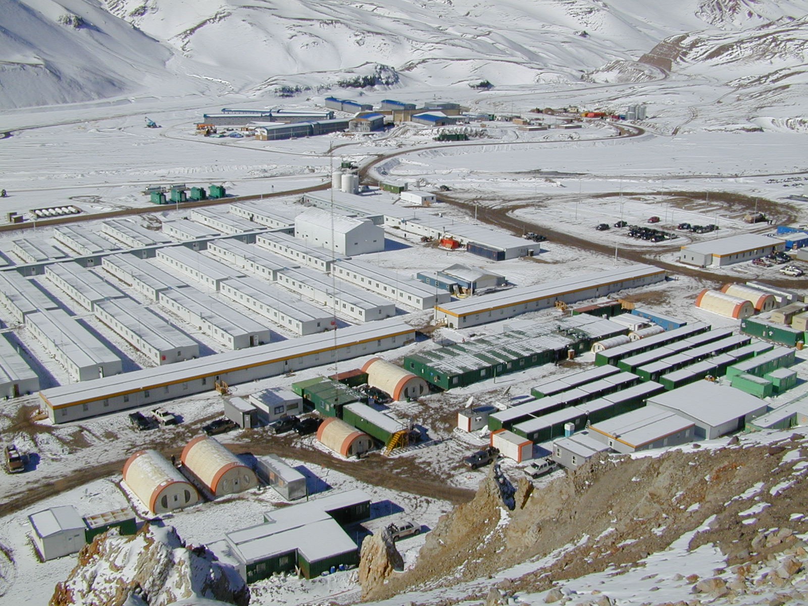 Campamento minero Veladero nevado en San Juan - Servicios de Higiene y Seguridad de Grupo MBM